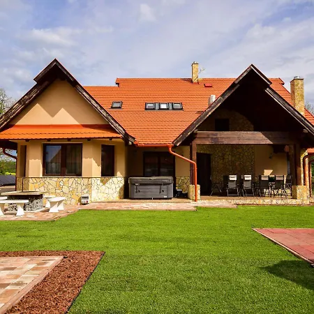 ホテル Bakonyi Mesekastely 3*