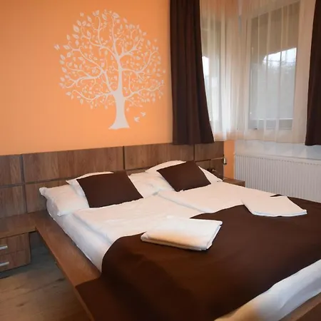 ホテル Bakonyi Mesekastely 3*