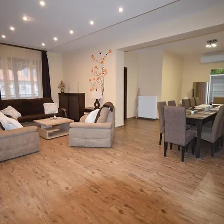 Bakonyi Mesekastely ホテル