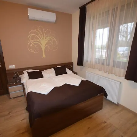 Bakonyi Mesekastely 3* Olaszfalu