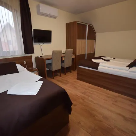 ホテル Bakonyi Mesekastely