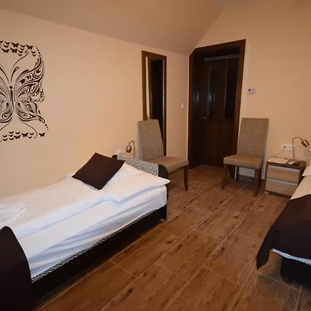 Bakonyi Mesekastely 3*