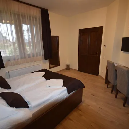 ホテル Bakonyi Mesekastely