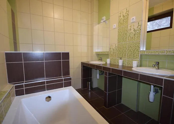 Bakonyi Mesekastely 3* Olaszfalu