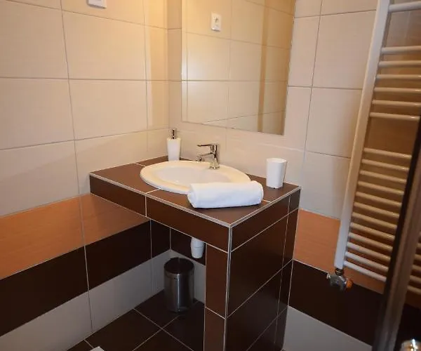 Hotel Bakonyi Mesekastely Olaszfalu