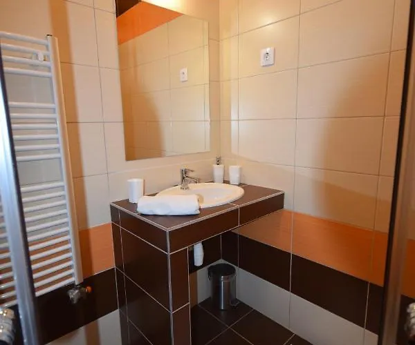 Hotel Bakonyi Mesekastely Olaszfalu